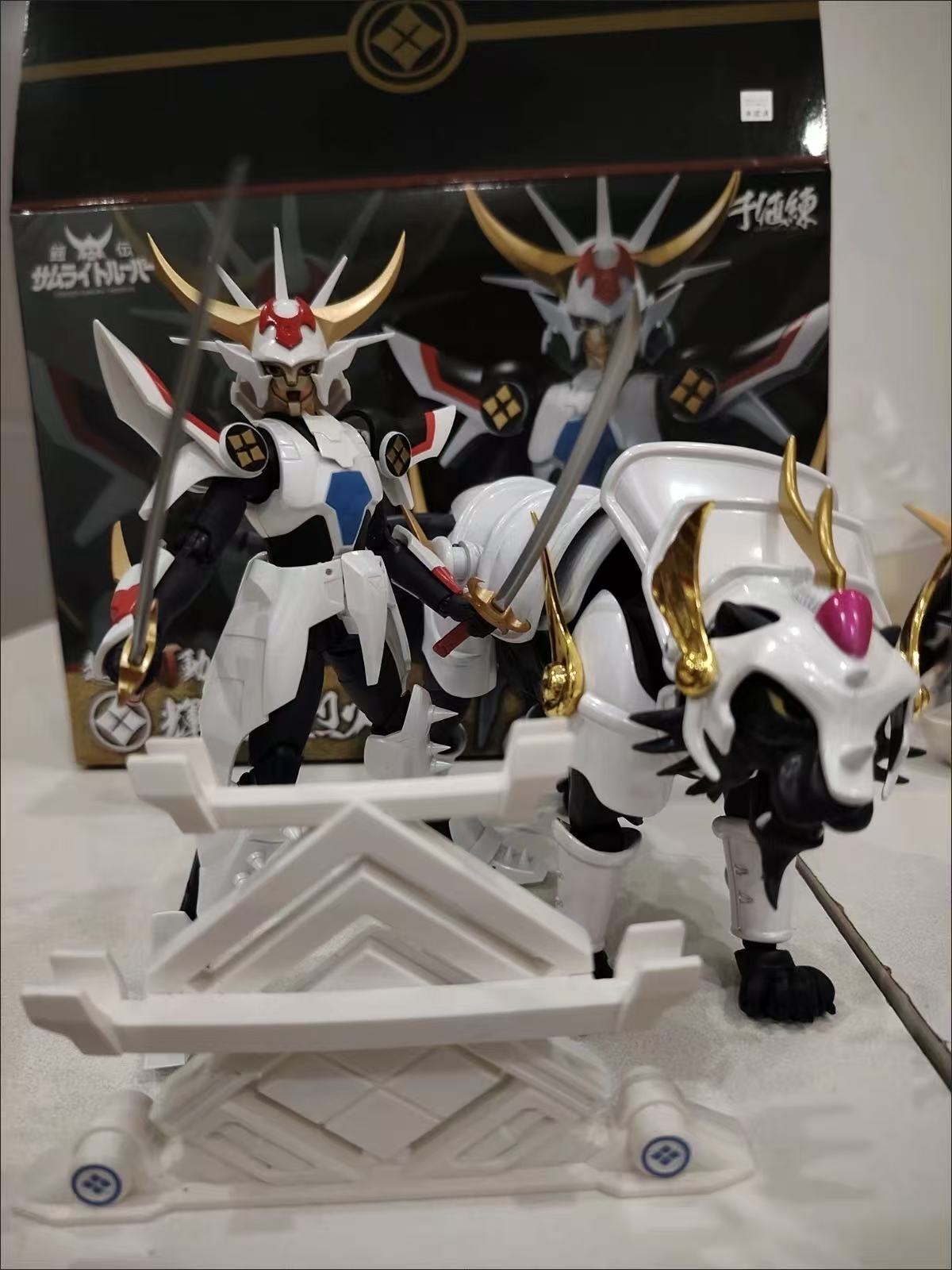 مجسمات شخصيات يوريودن ساموراي  - مراجعة Bandai Tamashii Nations S.H.Figuarts وسعره